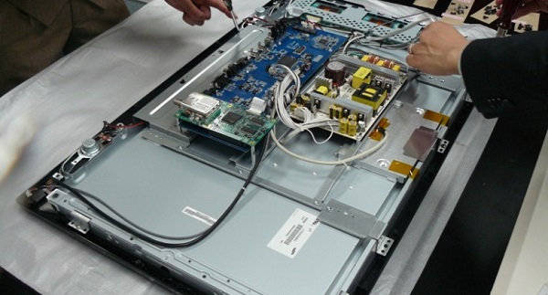 sua-chua-tivi-tai-nha